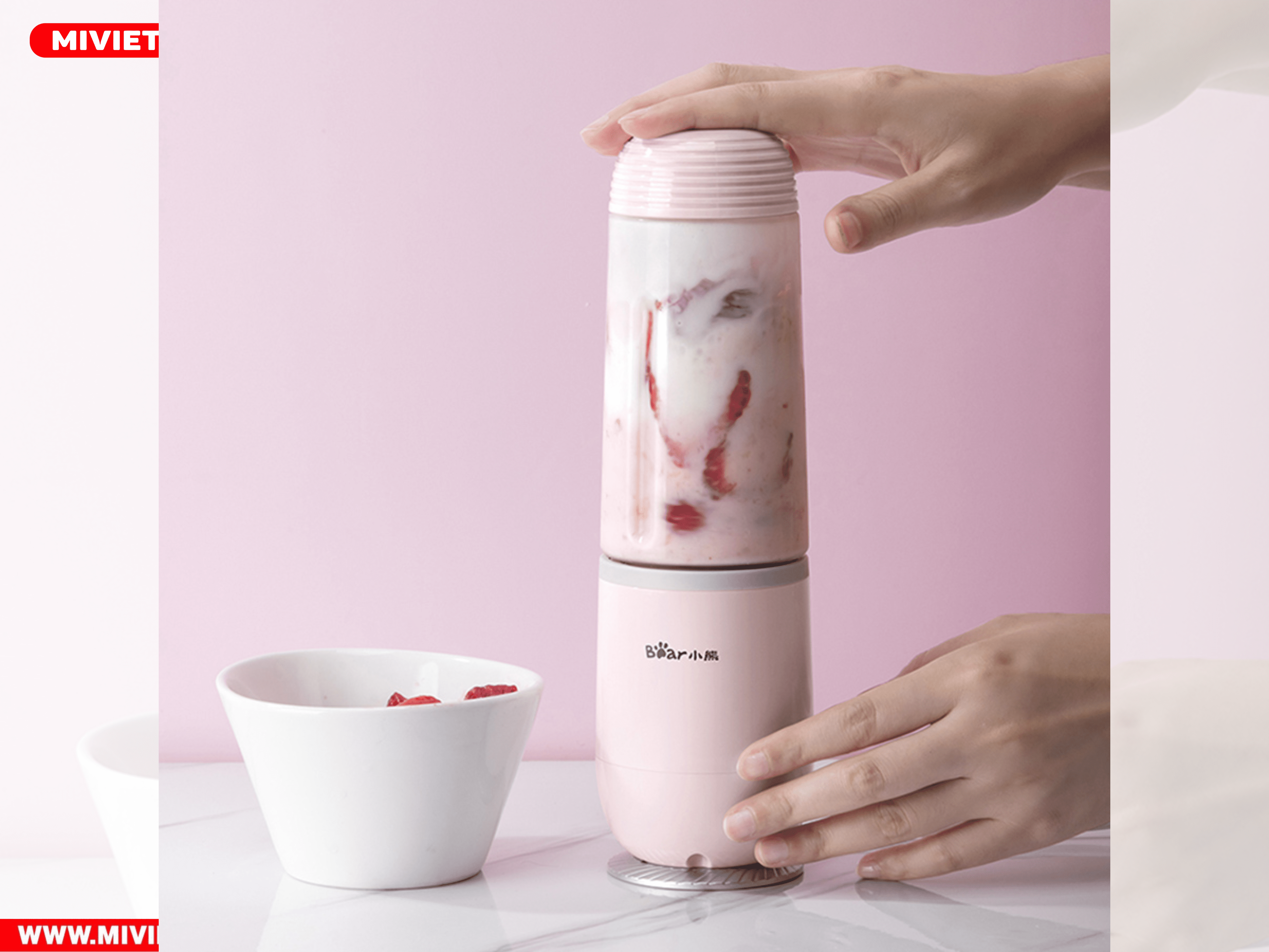 Máy xay sinh tố cầm tay mini Bear LLJ-D04B1